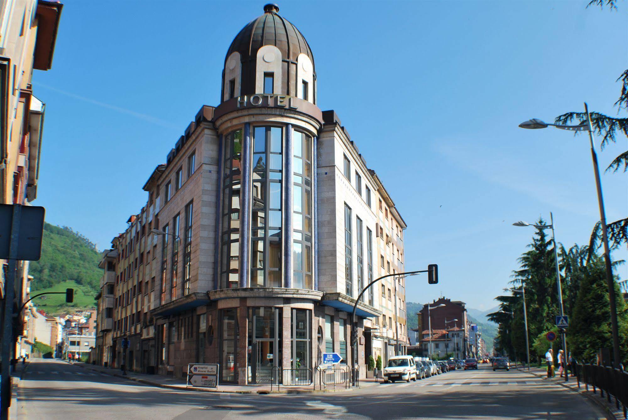 Hotel Mieres Del Camino Exterior photo